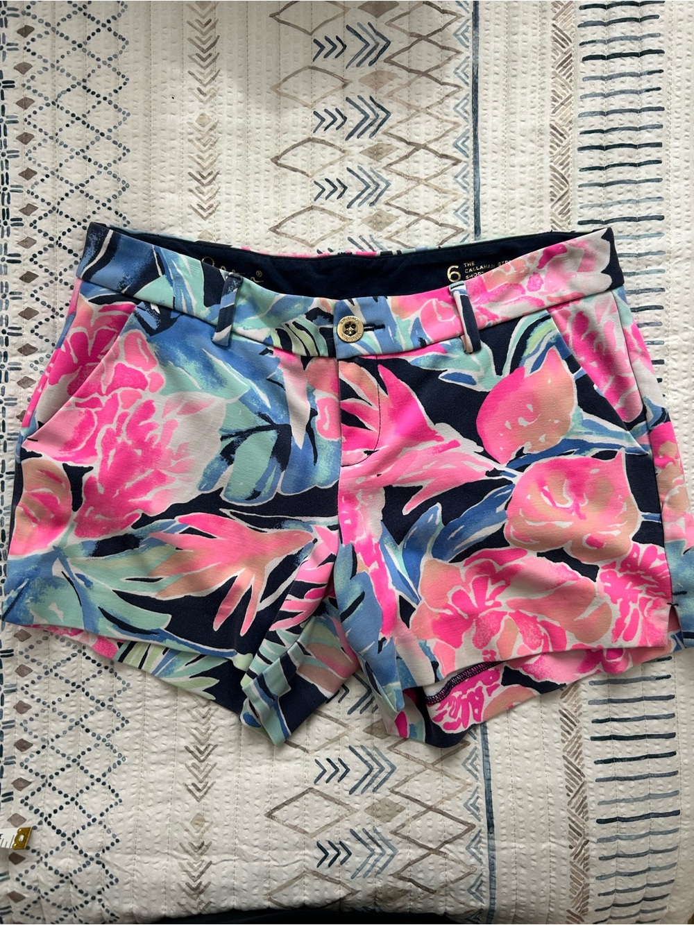 Lilly Pulitzer Callahan stretch size 6 Floral Navy & Pink Women's Shorts